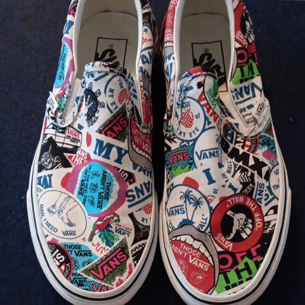 Vans Red and Blue Sneakers Vibrant Design
